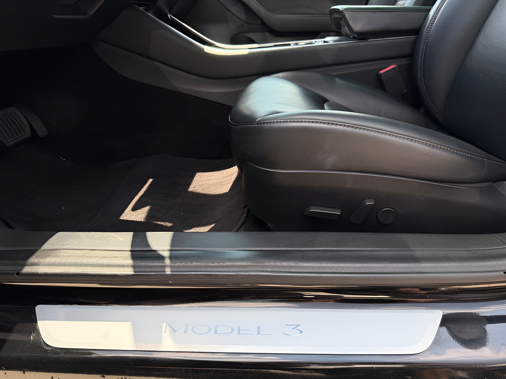 Used 2019 Tesla Model 3 Mid Range RWD image 33