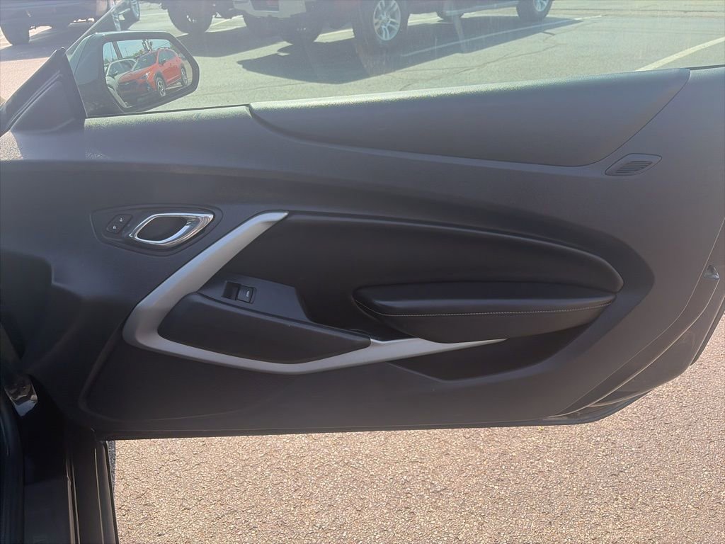 Used 2016 Chevrolet Camaro LT RWD image 21