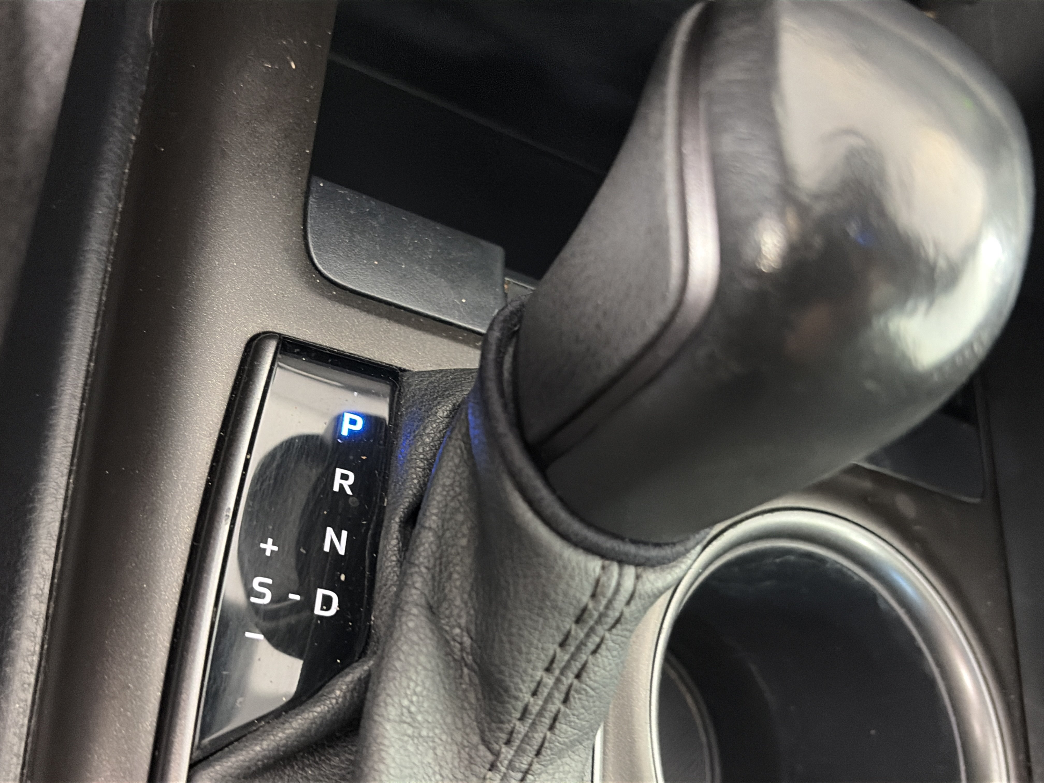 Used 2021 Toyota Camry SE FWD image 26