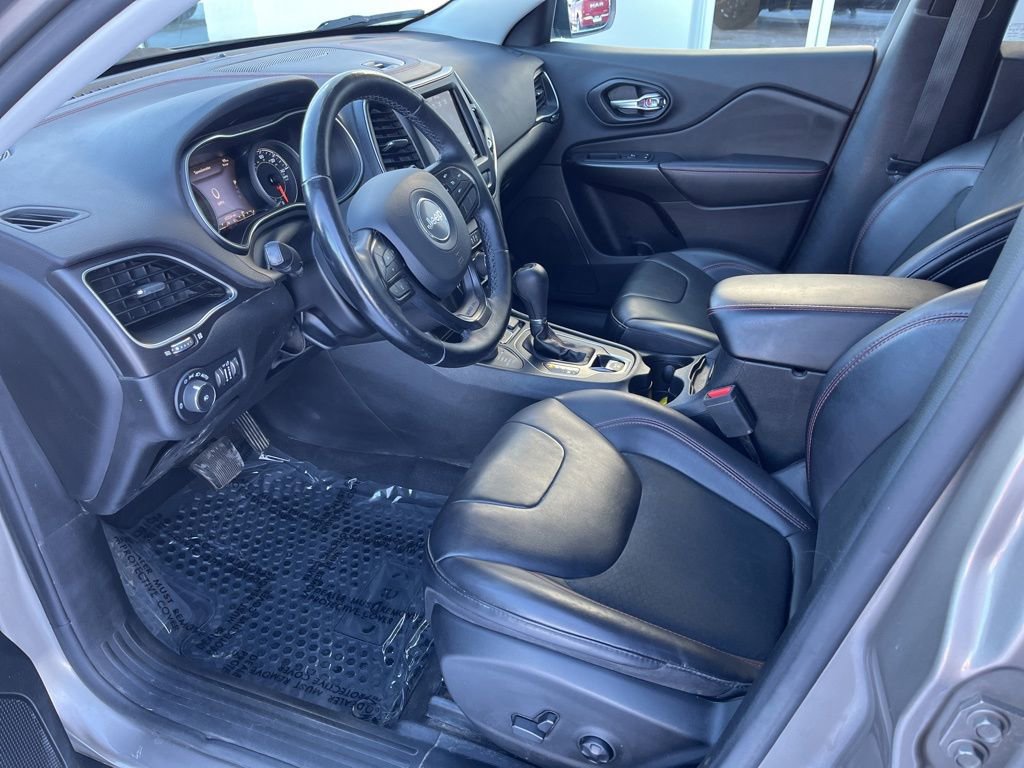 Used 2021 Jeep Cherokee Trailhawk image 10