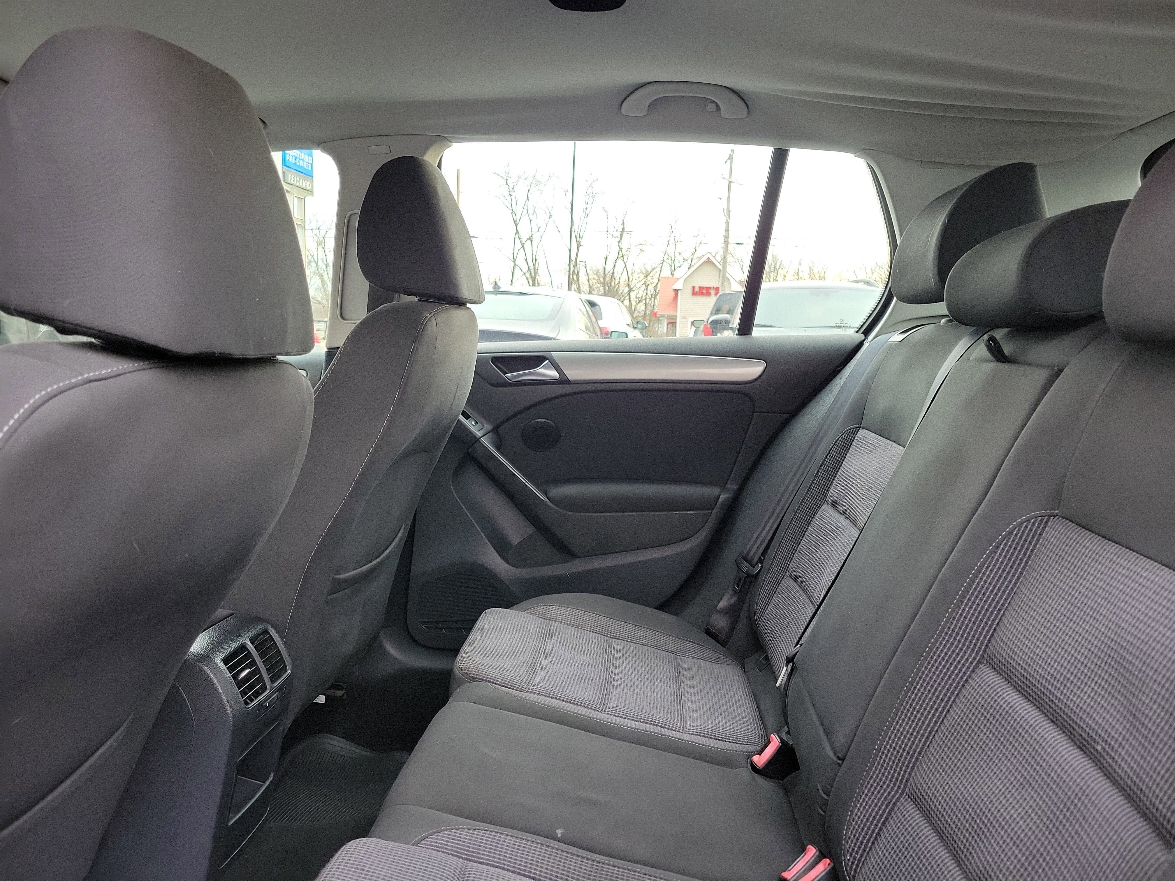 Used 2013 Volkswagen Golf 2.5L image 11