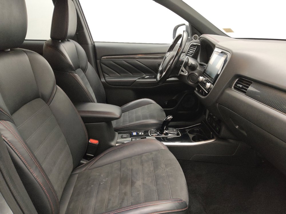 Used 2021 Mitsubishi Outlander LE image 21