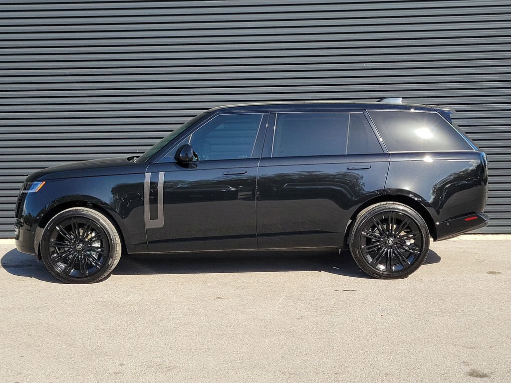 Used 2025 Land Rover Range Rover Long Wheelbase SE image 2