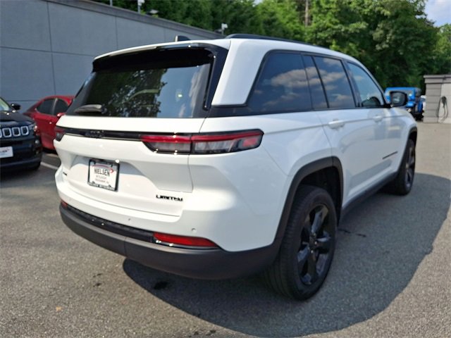 Used 2023 Jeep Grand Cherokee Limited w/ Black Appearance Package image 25