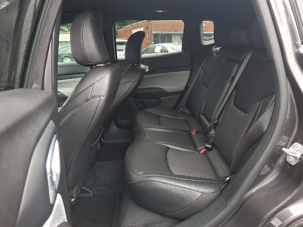 Used 2023 Jeep Compass Latitude AWD/4WD image 10