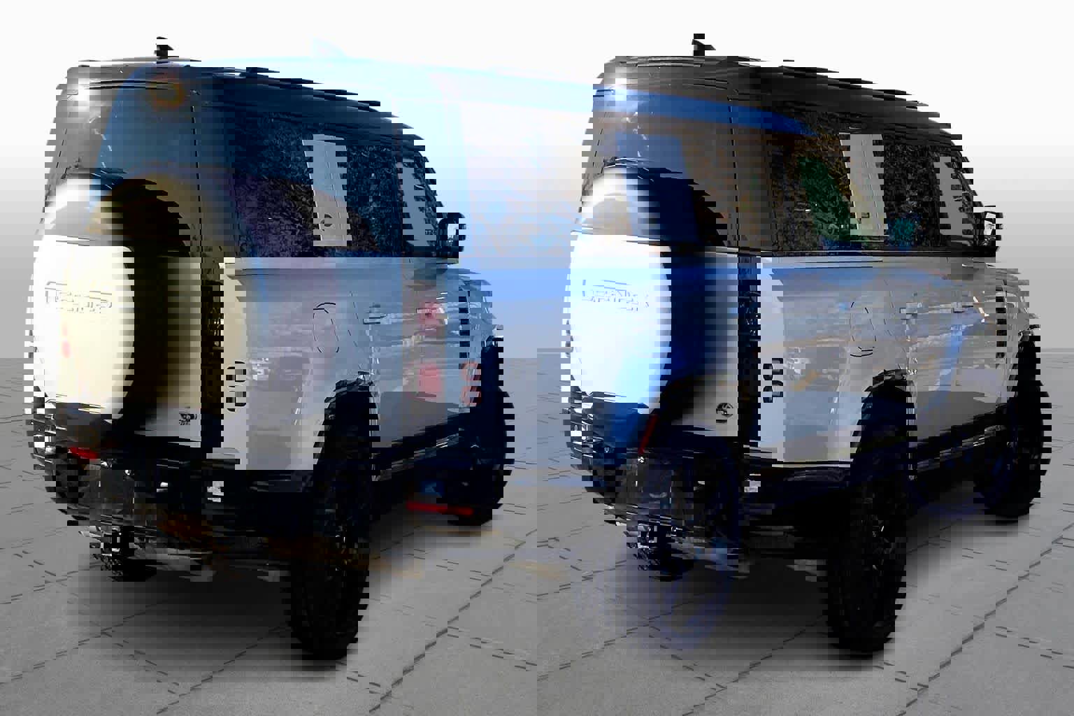 Certified 2023 Land Rover Defender 130 X-Dynamic SE image 23