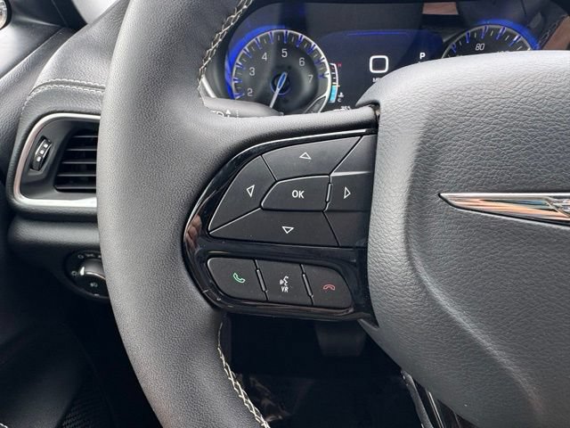 Used 2025 Chrysler Pacifica Limited FWD image 27