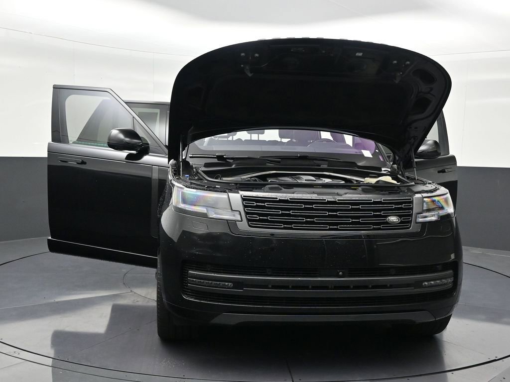 Used 2023 Land Rover Range Rover SE image 36