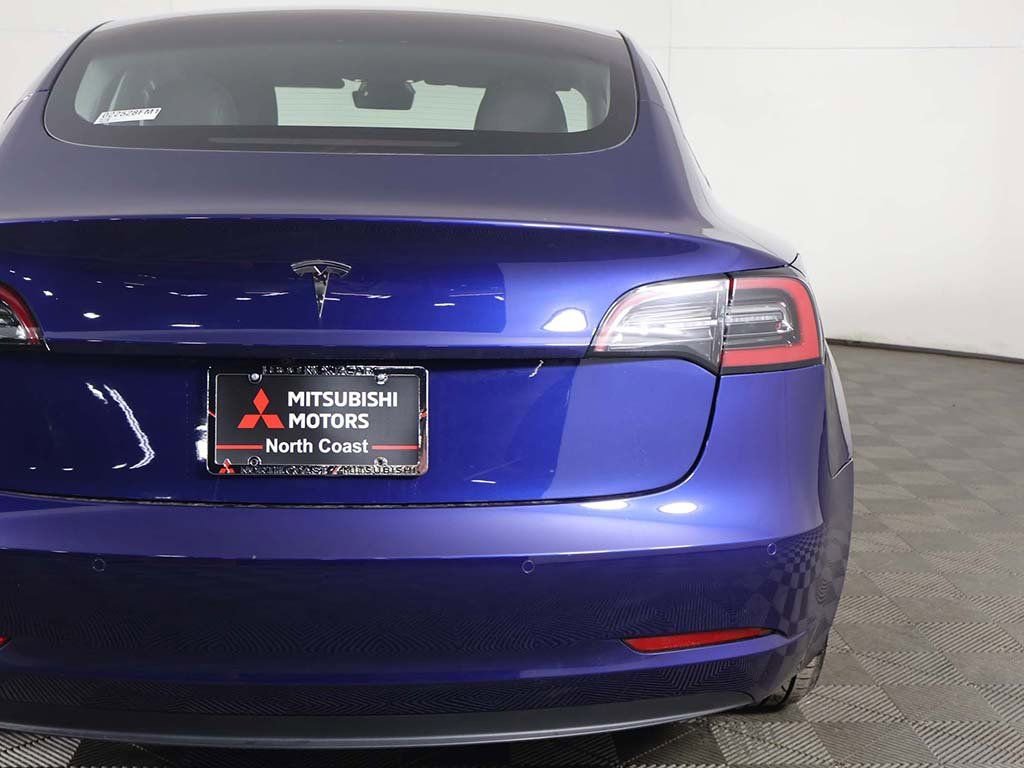 Used 2021 Tesla Model 3 Standard Range Plus image 18