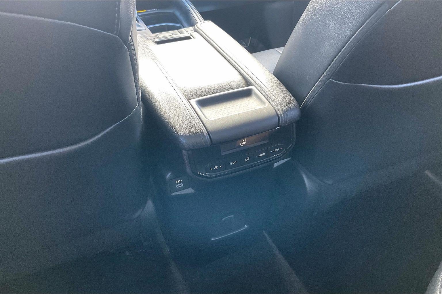Used 2024 Toyota Grand Highlander AWD image 39
