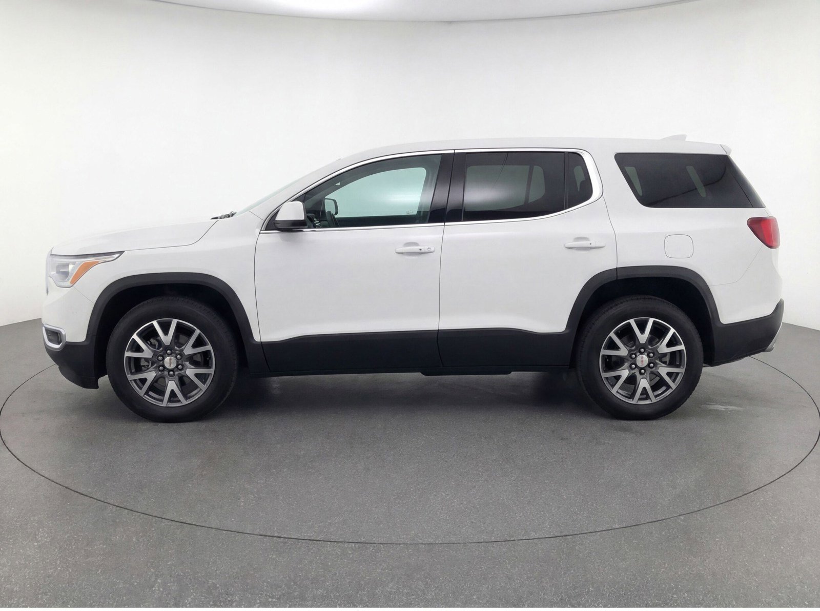 Used 2023 GMC Acadia SLT FWD image 4