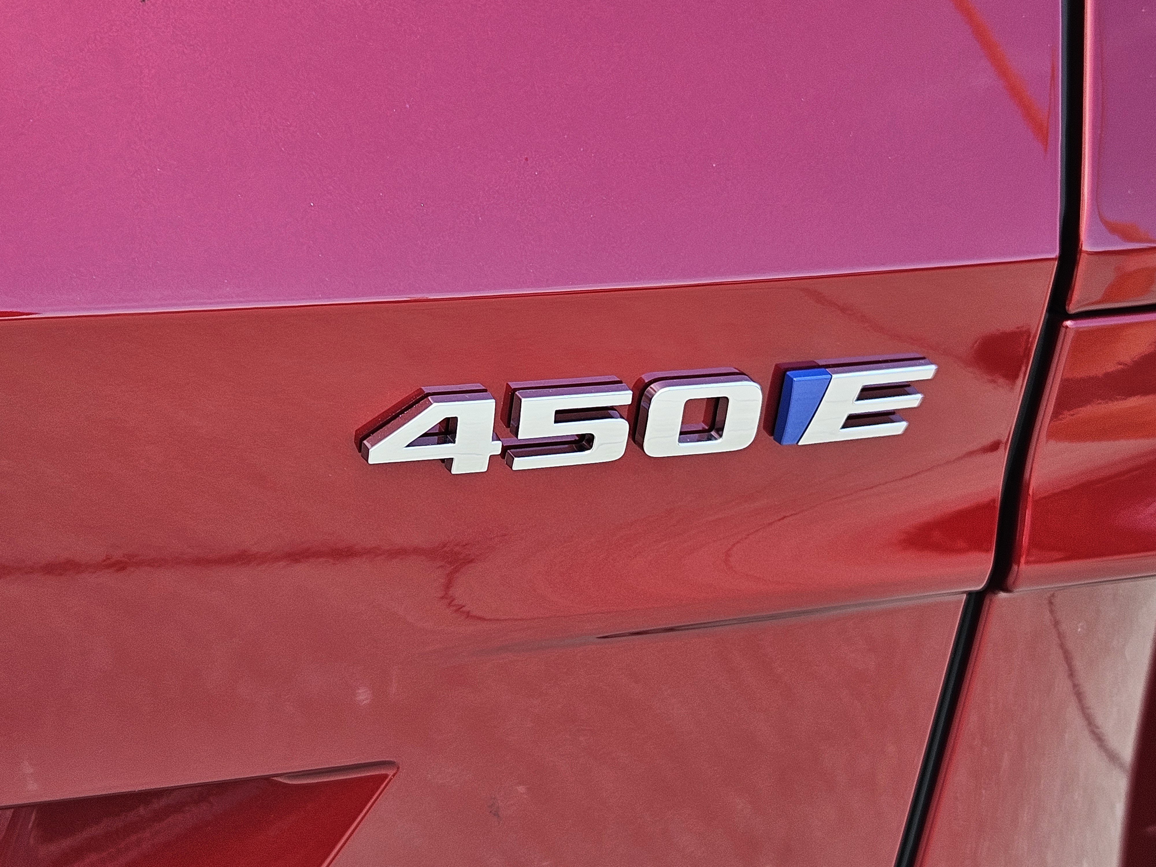 New 2025 Cadillac Lyriq Sport image 11