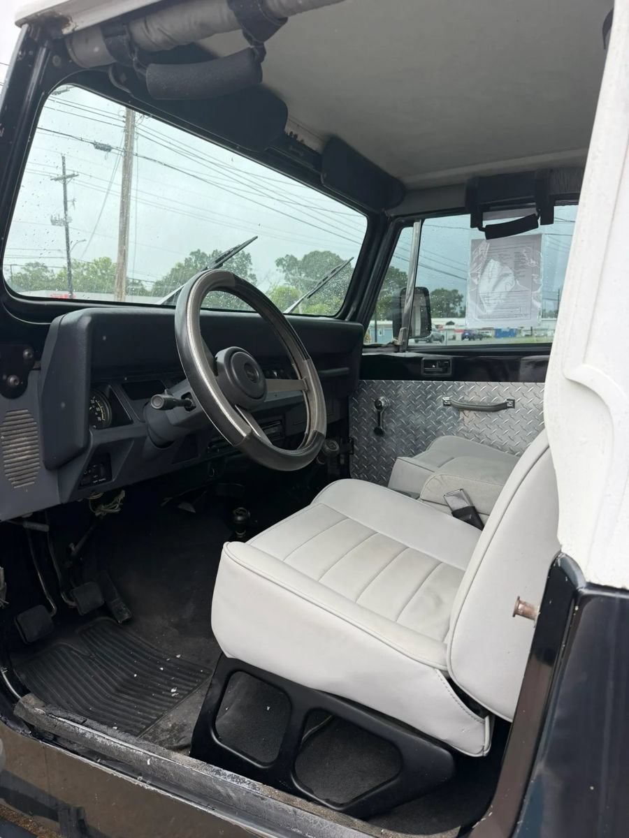 Used 1991 Jeep Wrangler S AWD/4WD image 9