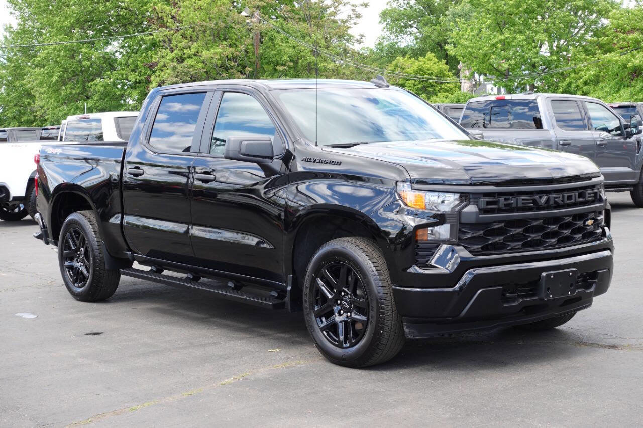 Used 2023 Chevrolet Silverado 1500 Custom AWD/4WD image 4