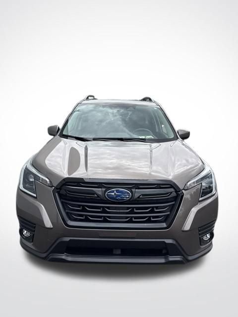 Used 2024 Subaru Forester Premium AWD/4WD image 2