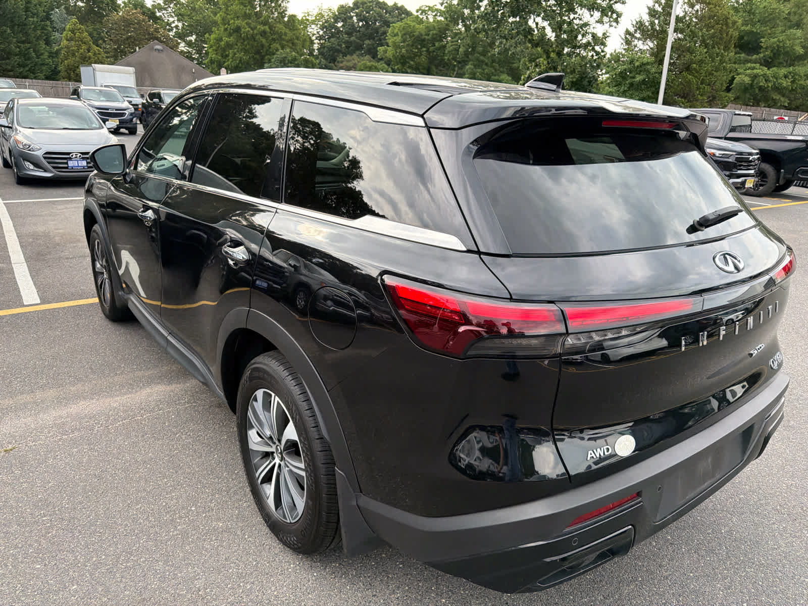 Used 2023 INFINITI QX60 Pure AWD/4WD image 4