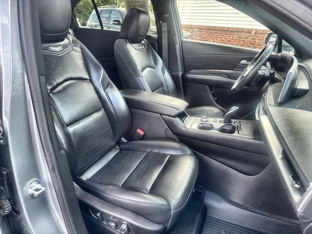 Used 2025 Cadillac XT4 Sport AWD/4WD image 25