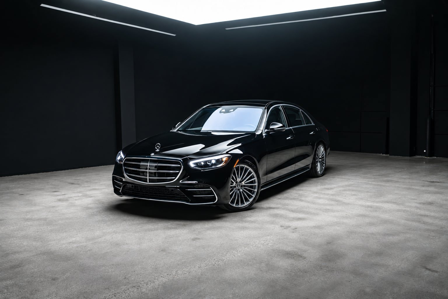 Used 2022 Mercedes-Benz S 500 4MATIC w/ AMG Line Package image 14