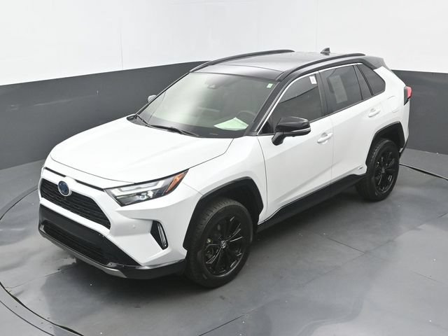 Used 2024 Toyota RAV4 XSE w/ Advanced Technology Package AWD/4WD image 32