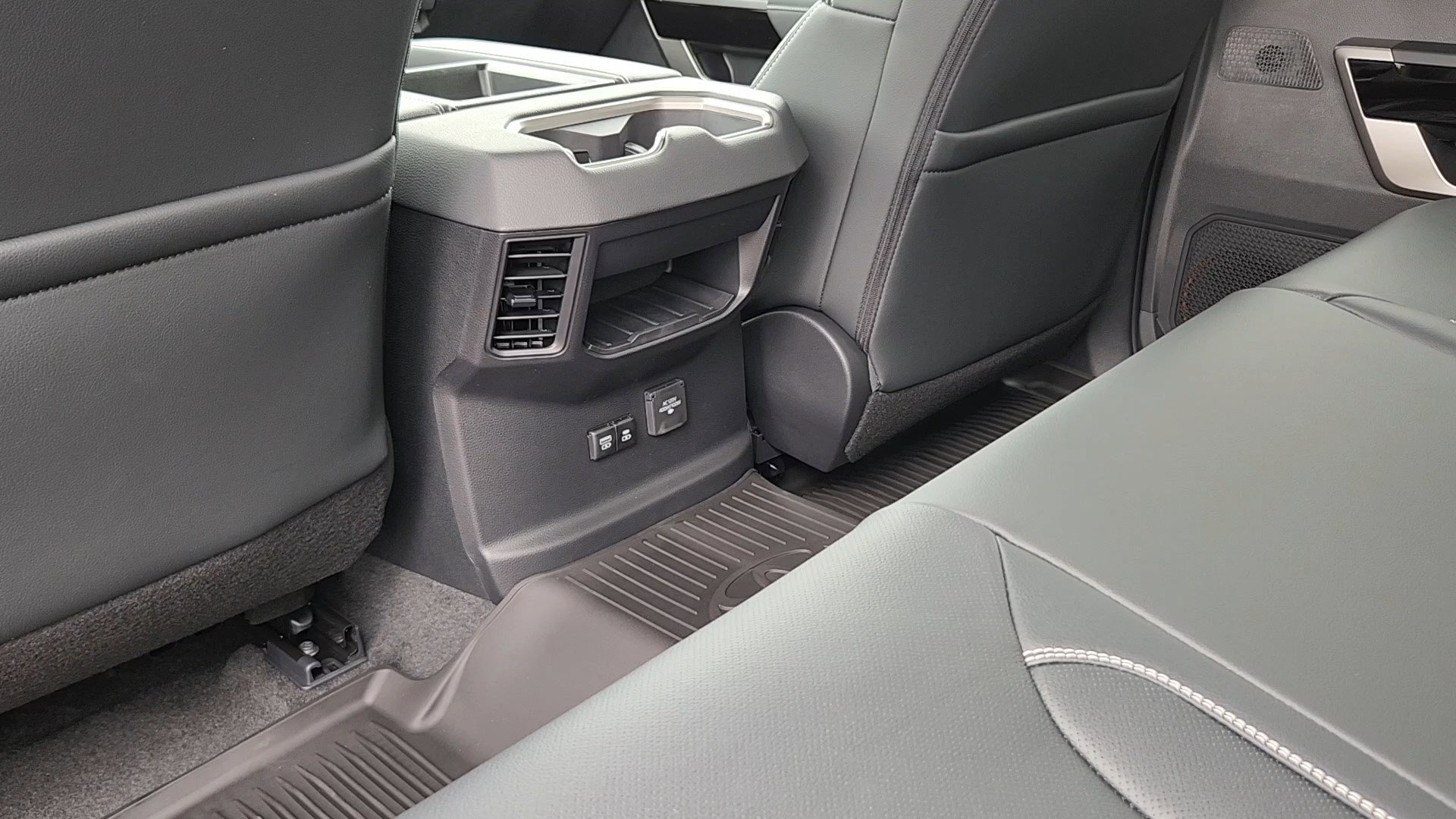 New 2026 Toyota Tundra Limited AWD/4WD image 17