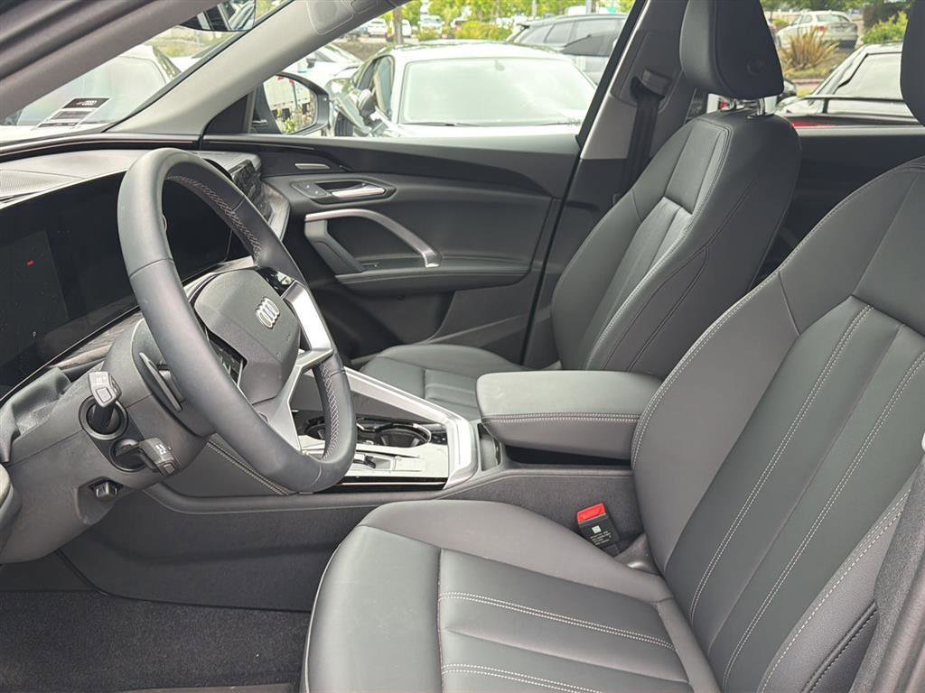 Used 2025 Audi Q5 Premium Plus w/ Premium Plus AWD/4WD image 12