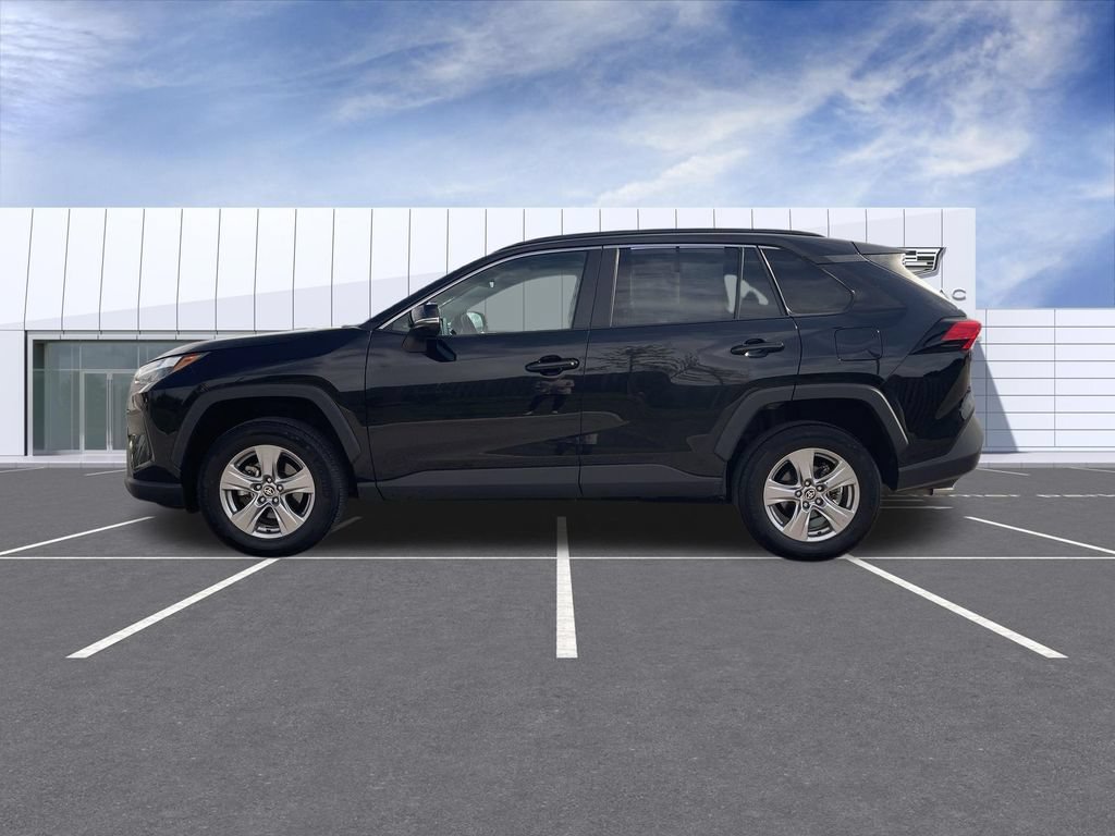 Used 2025 Toyota RAV4 XLE FWD image 5