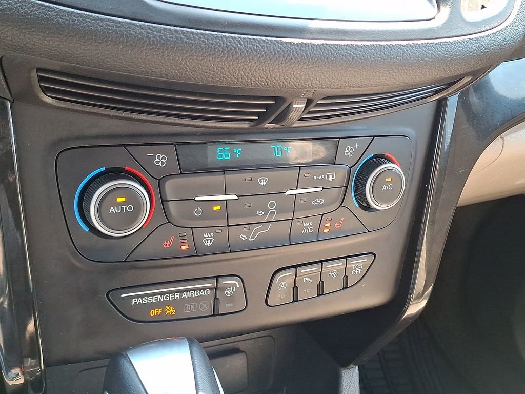 Used 2019 Ford Escape Titanium image 17