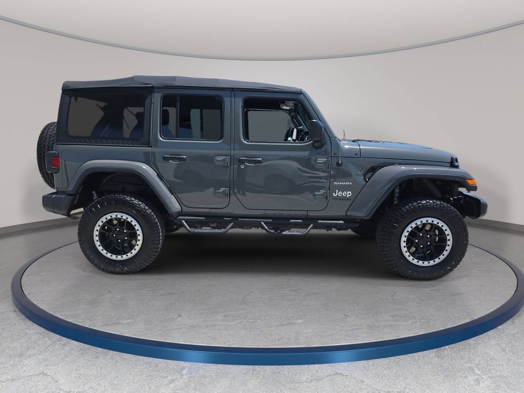 Used 2018 Jeep Wrangler Unlimited Sahara AWD/4WD image 5