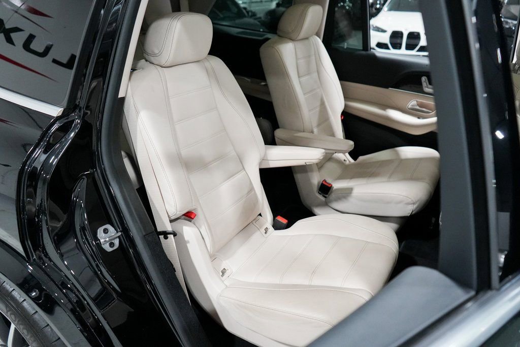 Used 2021 Mercedes-Benz GLS 580 4MATIC image 29