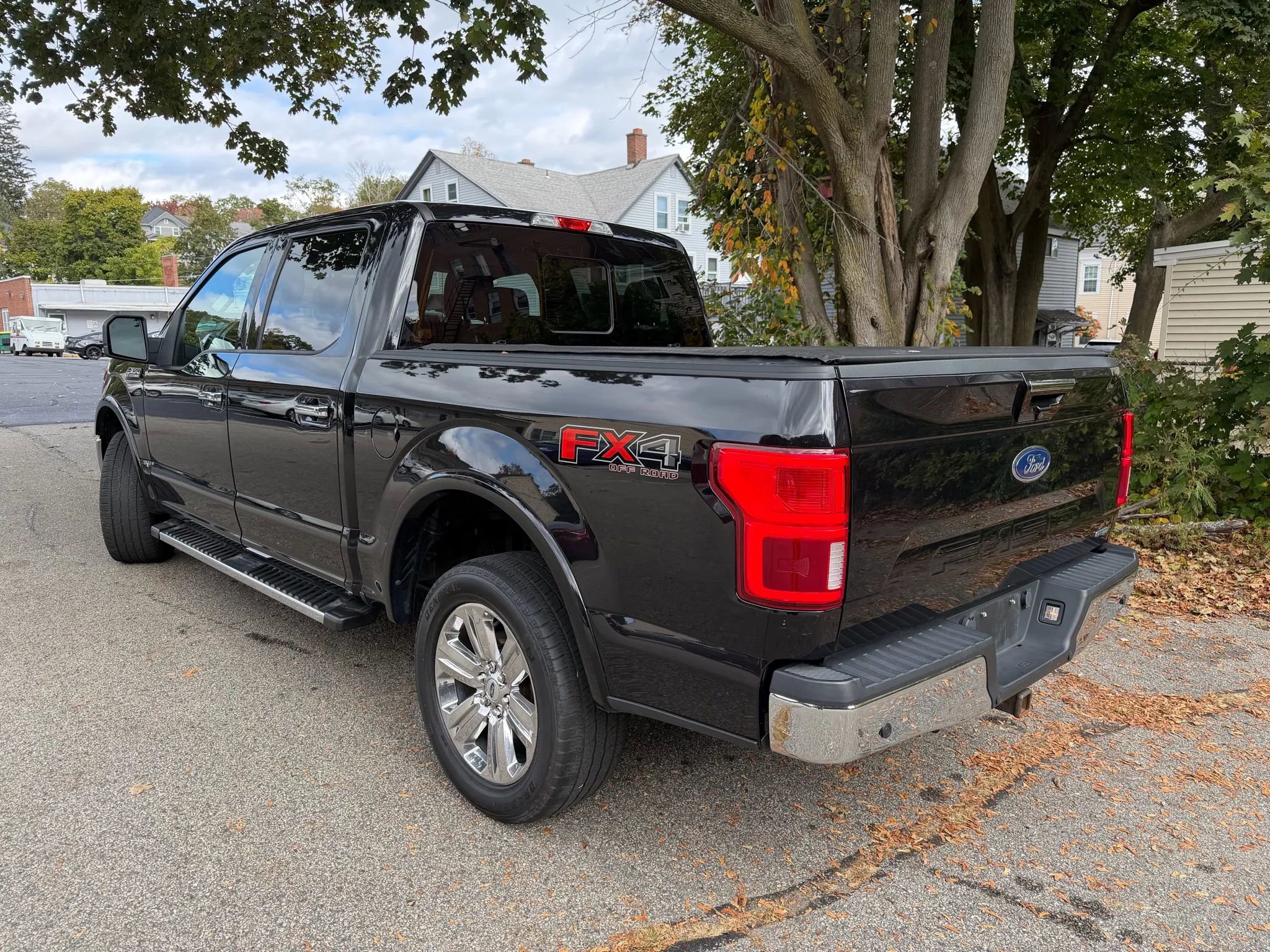 Used 2019 Ford F150 Lariat image 8