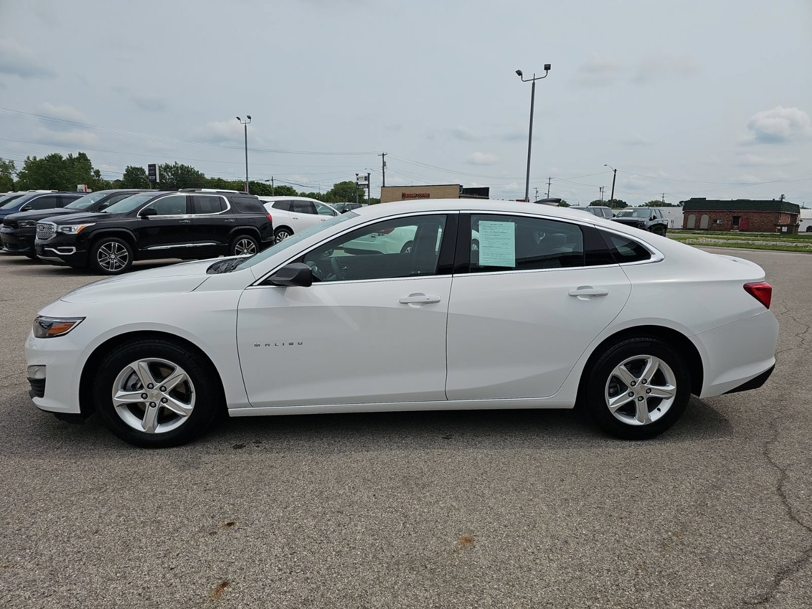 Used 2022 Chevrolet Malibu LS FWD image 4