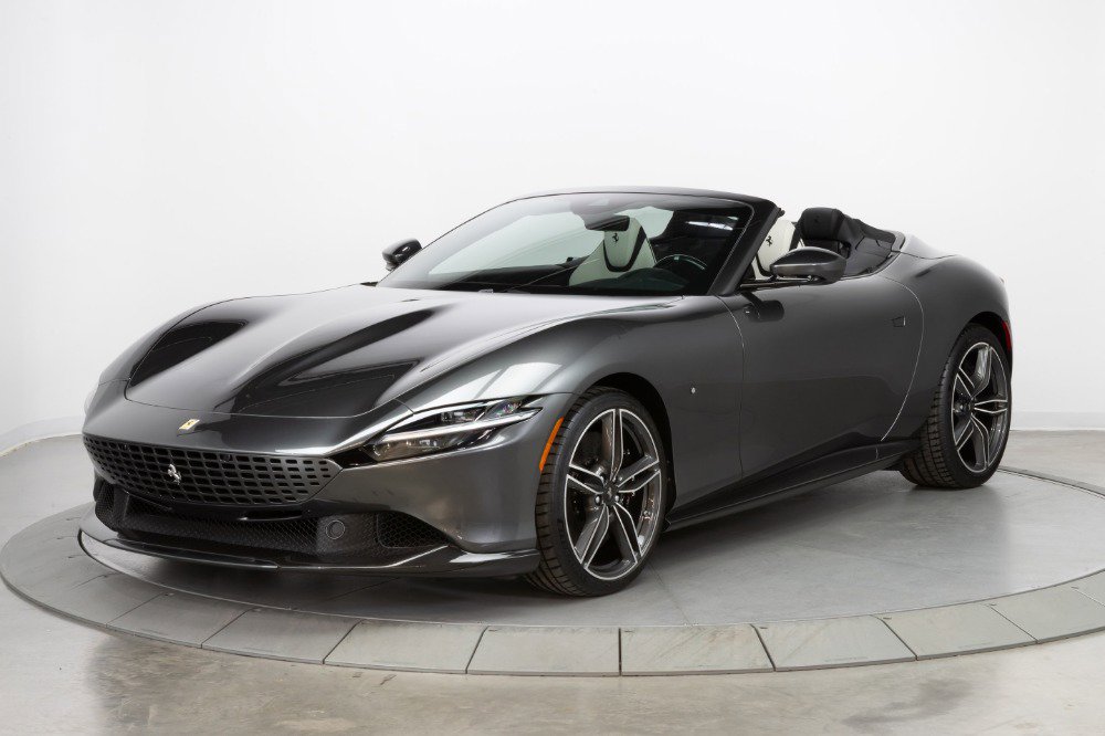 Used 2024 Ferrari Roma Spider image 3