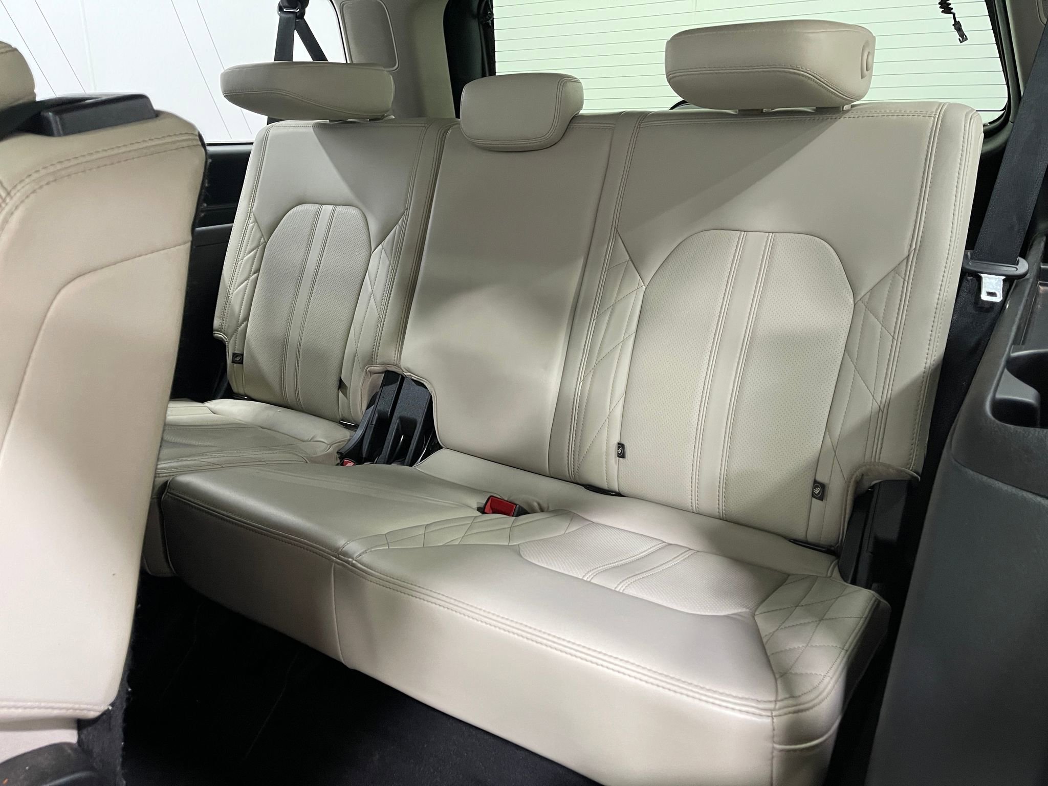 Used 2019 Ford Expedition Max Platinum AWD/4WD image 31
