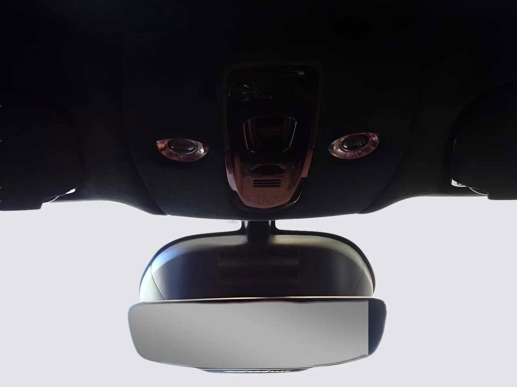 Used 2021 Aston Martin DBX image 44