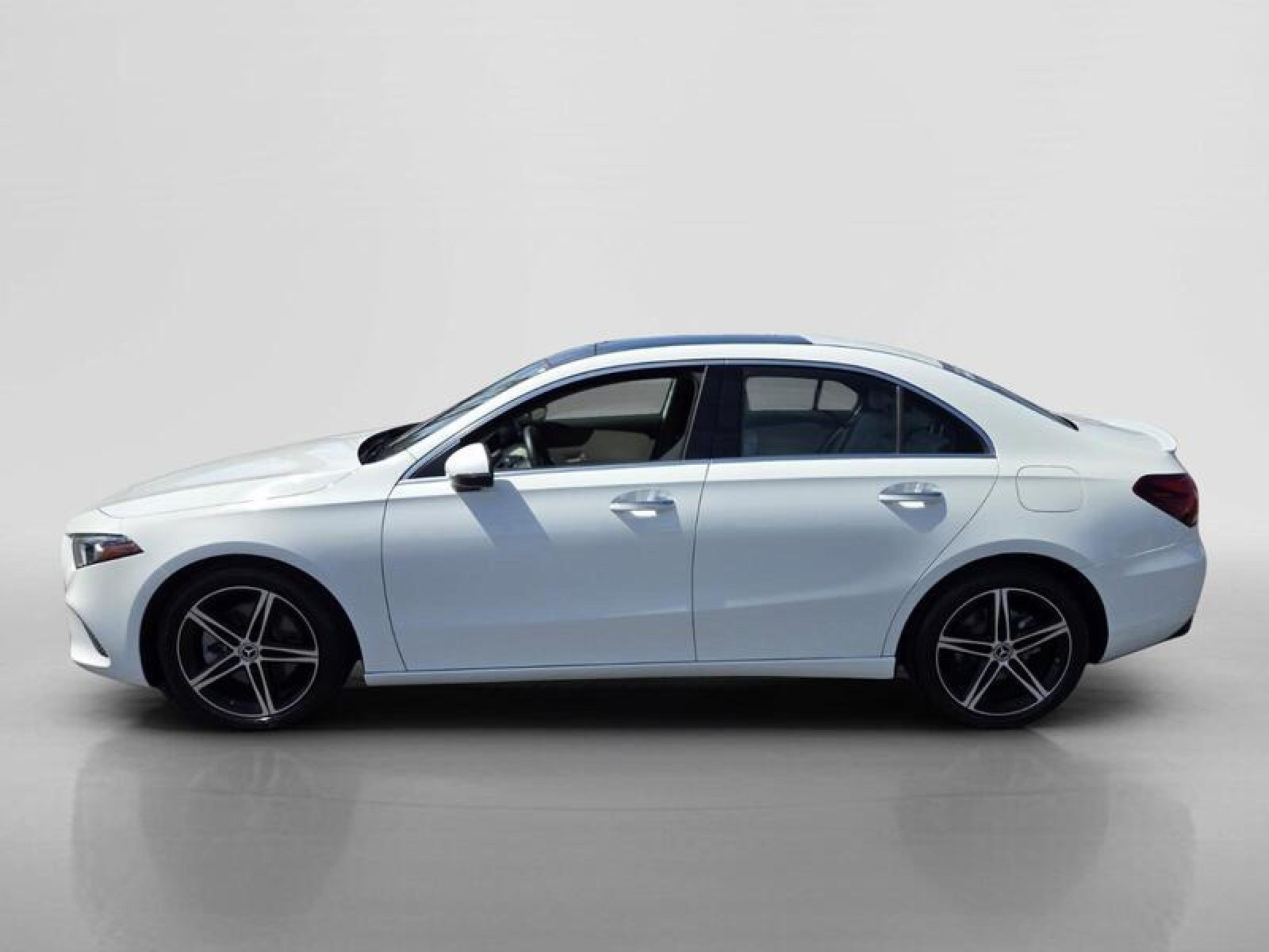 Certified 2022 Mercedes-Benz A 220 image 2