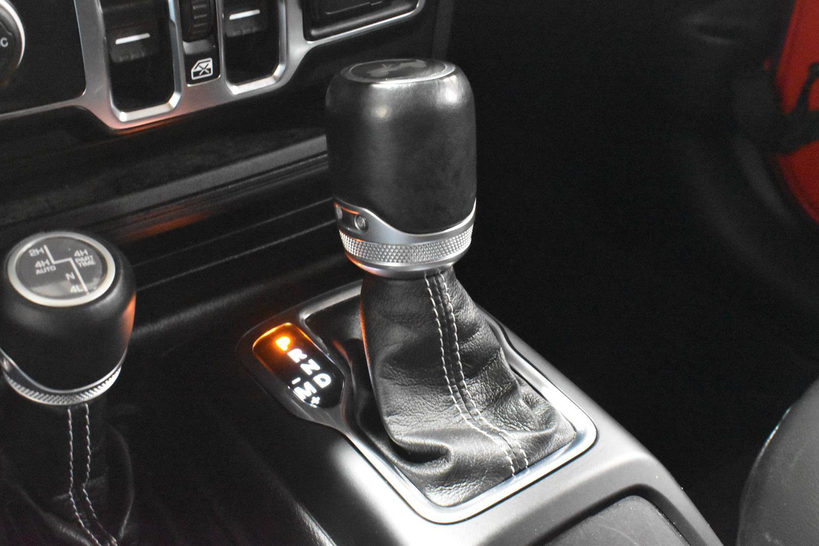 Used 2022 Jeep Wrangler Unlimited Sahara w/ Cold Weather Group image 19