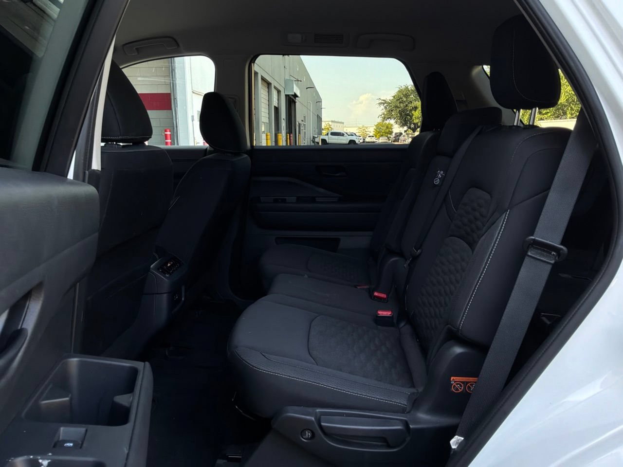 Used 2025 Nissan Pathfinder SV AWD/4WD image 13