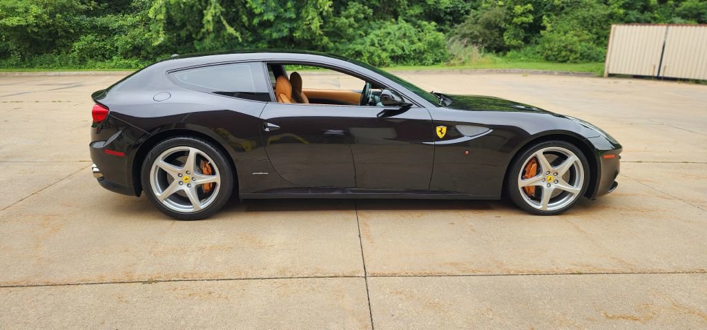 Used 2016 Ferrari FF image 31
