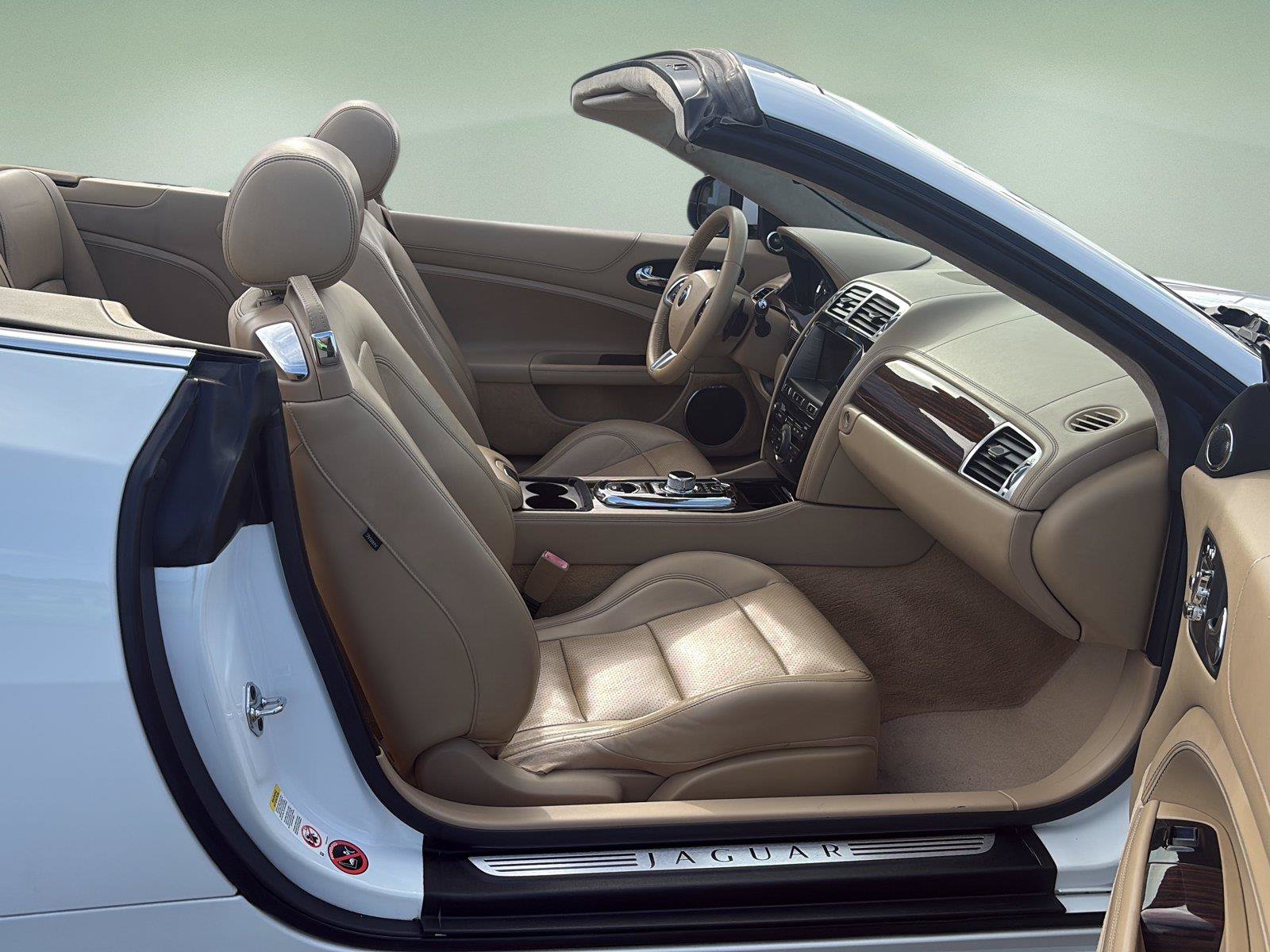 Used 2015 Jaguar XK Convertible RWD image 17