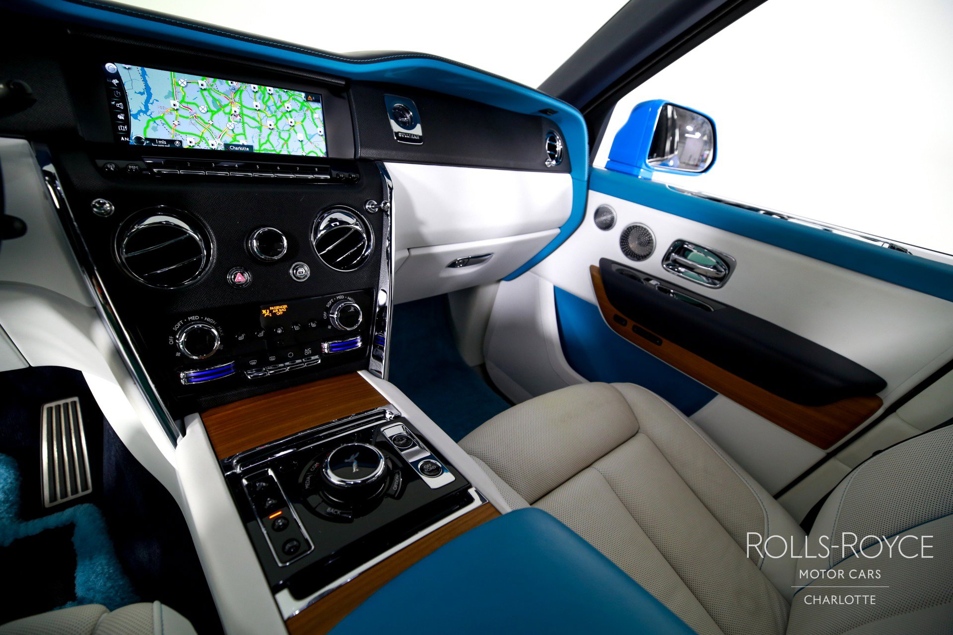 Used 2023 Rolls-Royce Cullinan image 16