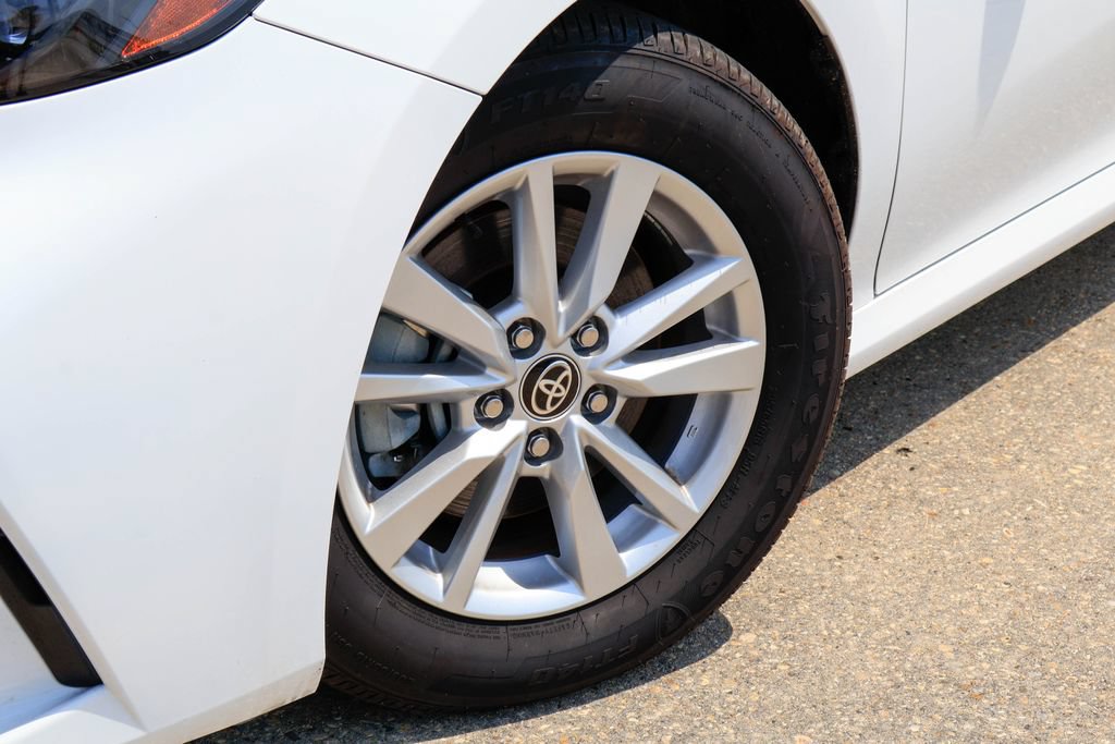 Used 2025 Toyota Camry LE w/ Convenience Package FWD image 28