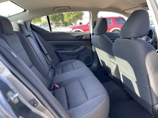 Used 2025 Nissan Altima 2.5 SV FWD image 26
