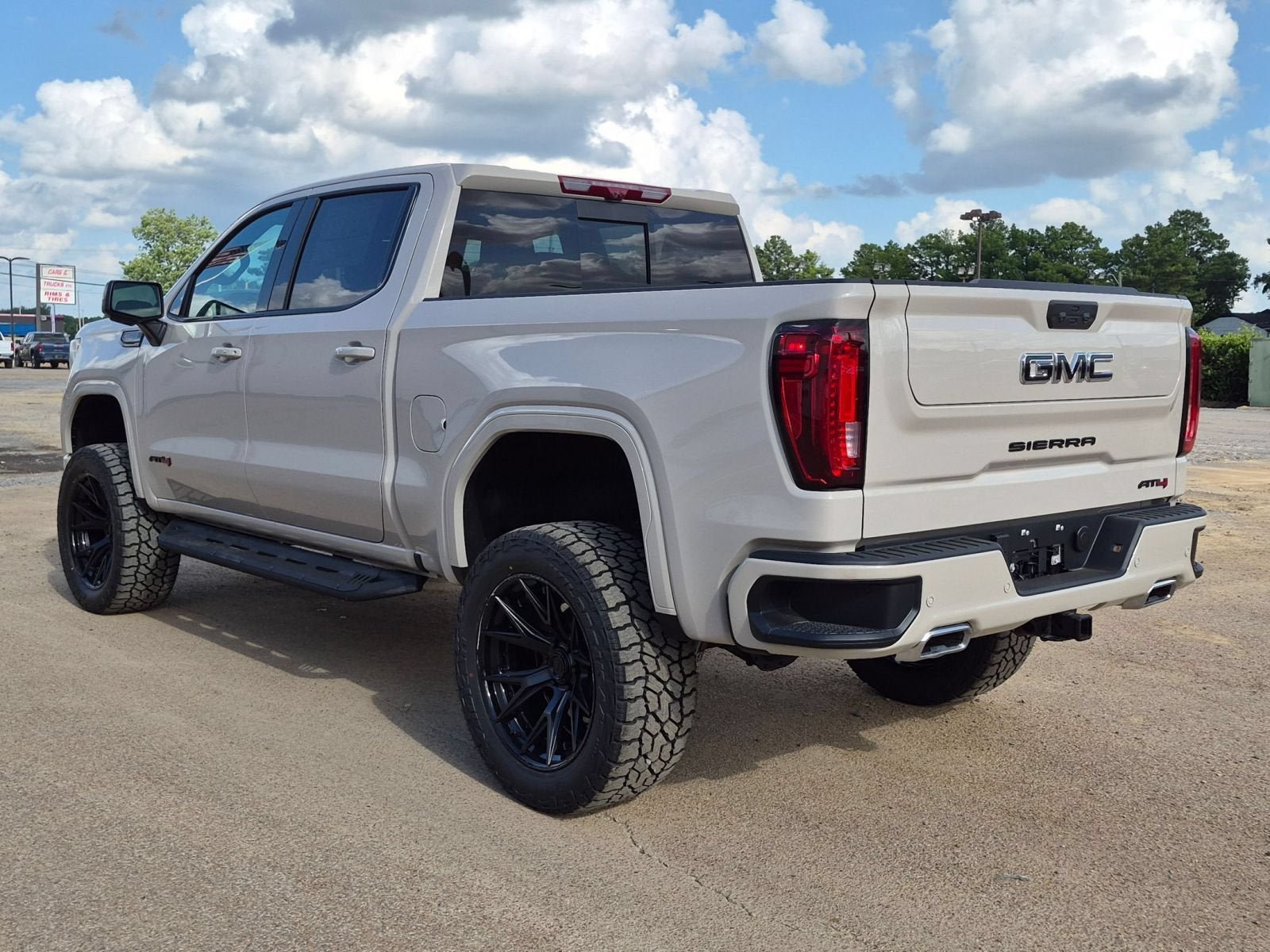 New 2026 GMC Sierra 1500 AT4 w/ AT4 Premium Package AWD/4WD image 3