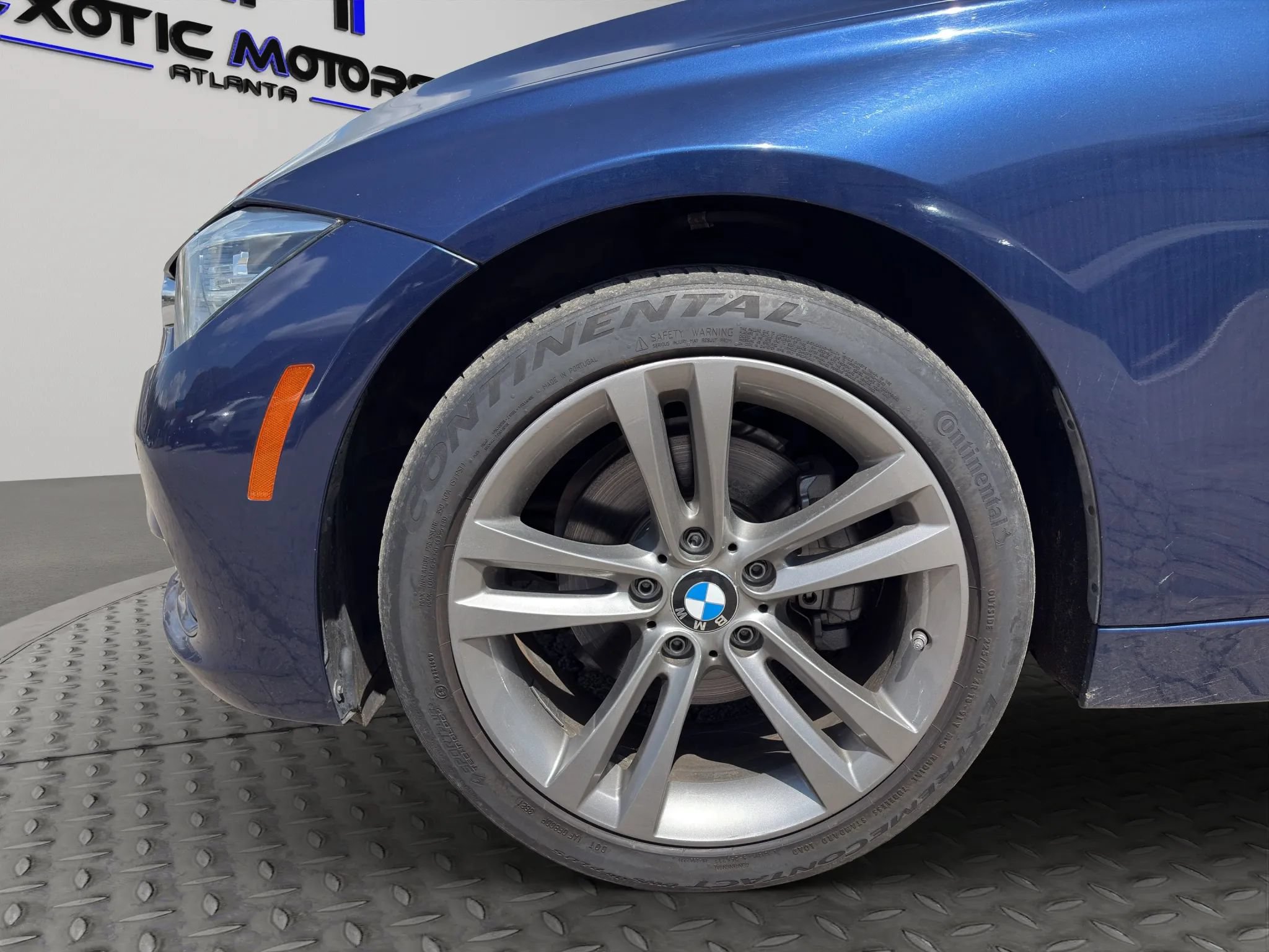 Used 2017 BMW 330i Sedan w/ Premium Package RWD image 26