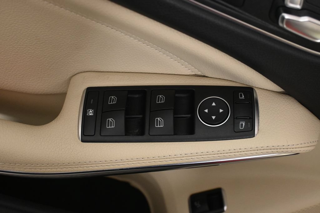 Used 2019 Mercedes-Benz GLA 250 4MATIC image 31