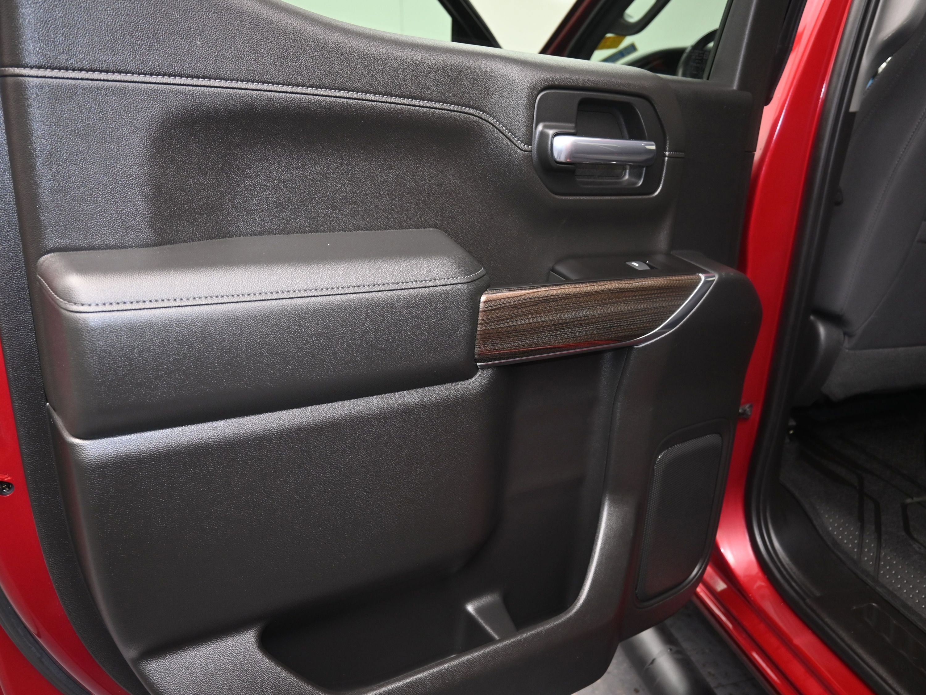 Used 2019 Chevrolet Silverado 1500 RST image 21