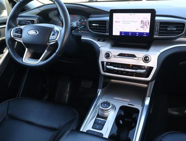 Used 2020 Ford Explorer XLT w/ Equipment Group 202A RWD image 11