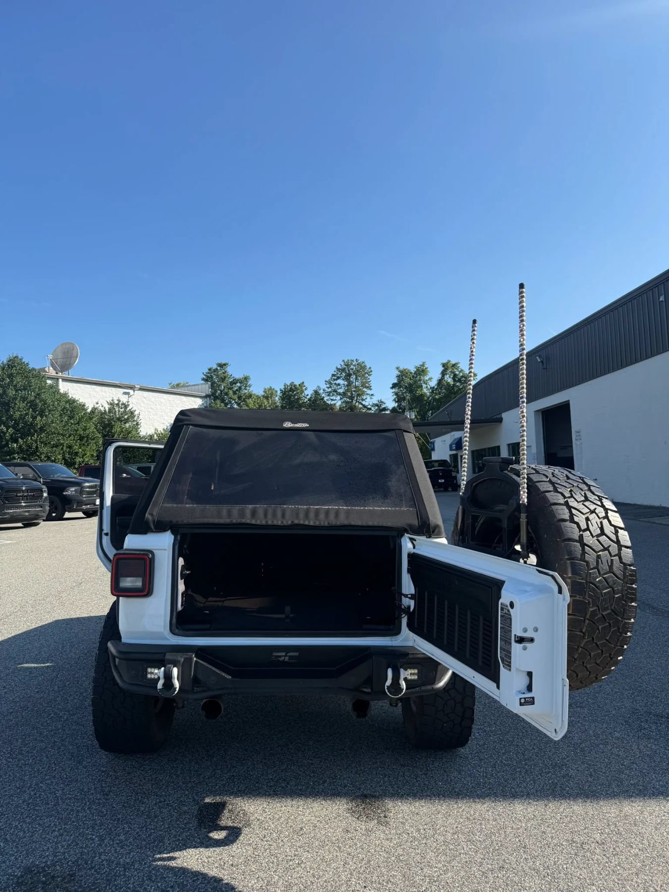 Used 2023 Jeep Wrangler Unlimited Sport AWD/4WD image 43
