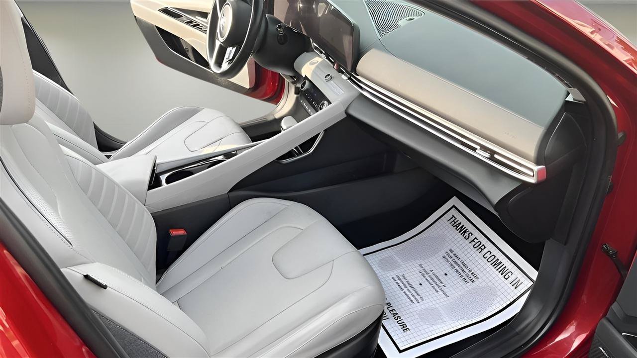 Used 2023 Hyundai Elantra Limited w/ Cargo Package FWD image 20