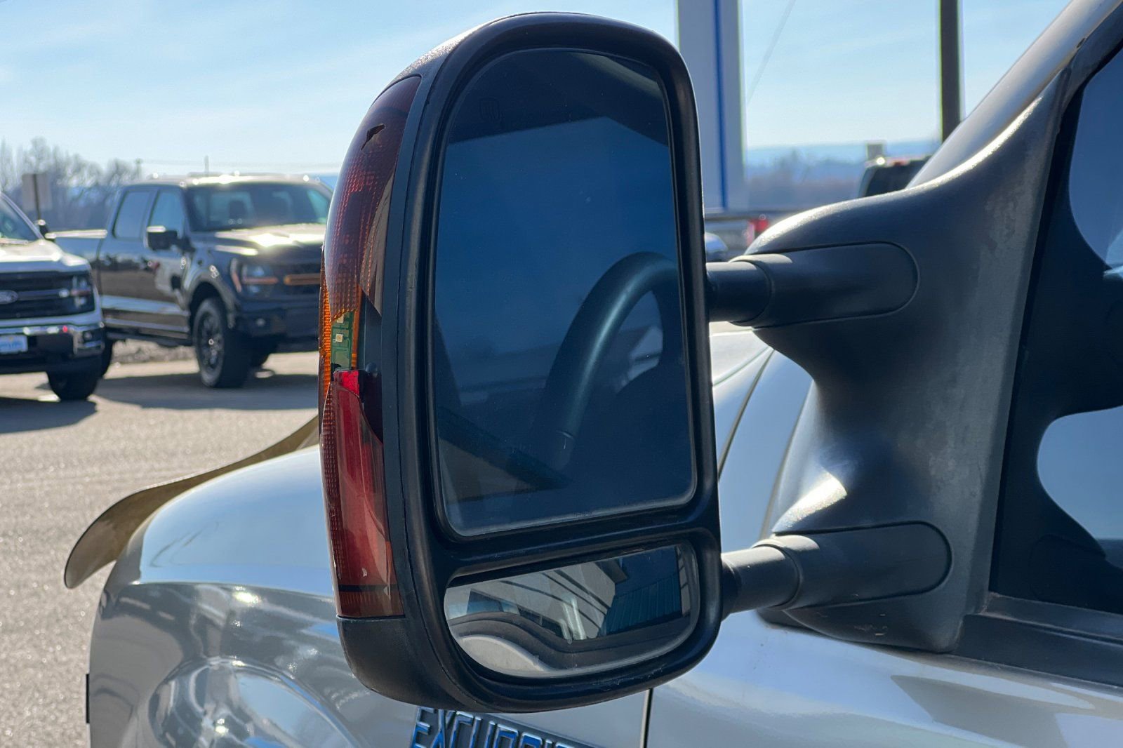 Used 2005 Ford Excursion Limited image 27